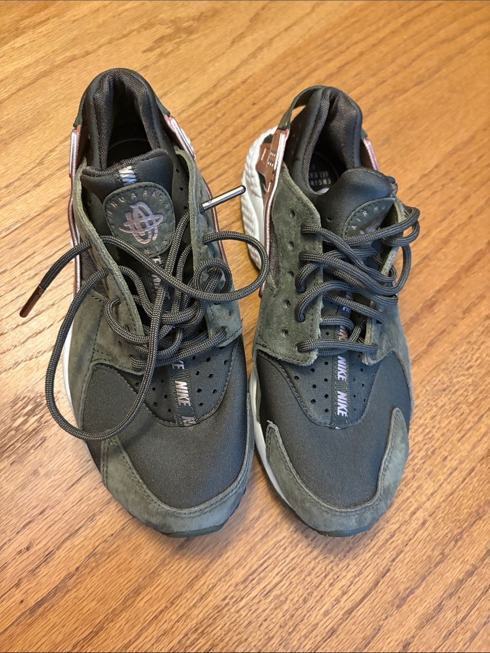 Nike Women’s Olive Green Air Huarache with Pink Heel Tab